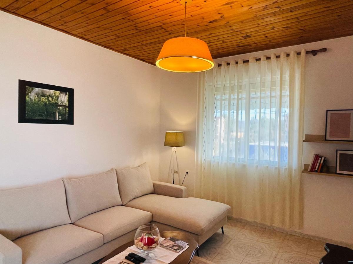 Mia Guest House - Entire Home With Balcony & Garden Divjake Luaran gambar