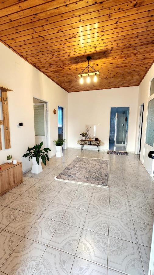 Mia Guest House - Entire Home With Balcony & Garden Divjake Luaran gambar