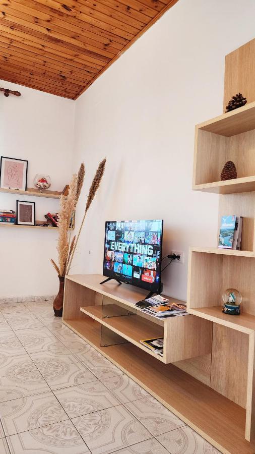 Mia Guest House - Entire Home With Balcony & Garden Divjake Luaran gambar