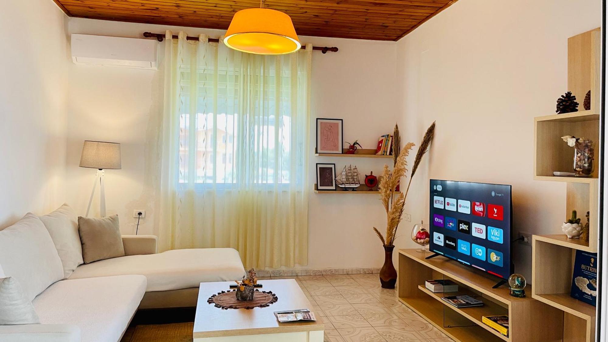 Mia Guest House - Entire Home With Balcony & Garden Divjake Luaran gambar